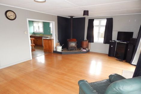 Photo of property in 1 Curtis Street, Hector, 7822