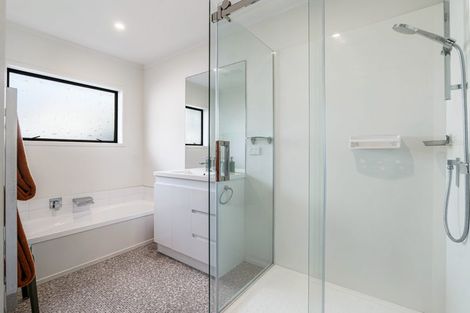 Photo of property in 23b Riverside Road, Orewa, 0931
