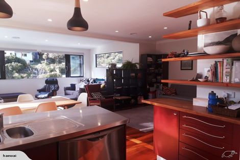 Photo of property in 73 Hungerford Road, Houghton Bay, Wellington, 6023