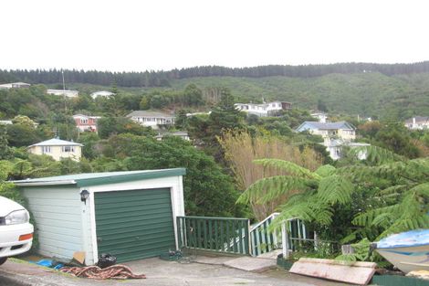 Photo of property in 8 Woodstock Terrace, Tawa, Wellington, 5028