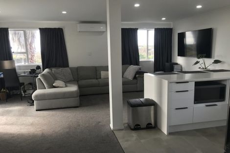 Photo of property in 40 Donovan Avenue, Massey, Auckland, 0614