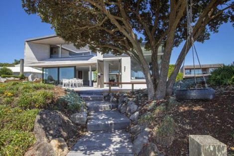 Photo of property in 65 Taumata Road, Omaha, 0986