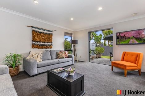 Photo of property in 9 Crannich Place, Wattle Downs, Auckland, 2103