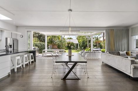 Photo of property in 23 Cheltenham Road, Devonport, Auckland, 0624