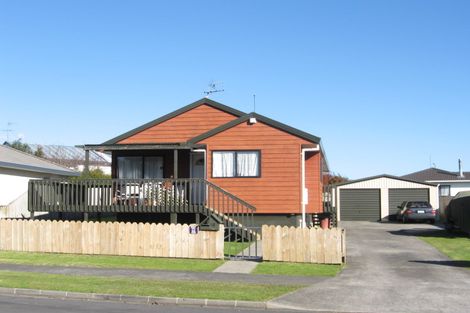 Photo of property in 18 Bernina Place, Weymouth, Auckland, 2103