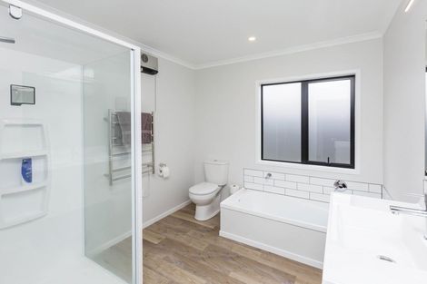 Photo of property in 11 Pattullo Crescent, Wallaceville, Upper Hutt, 5018