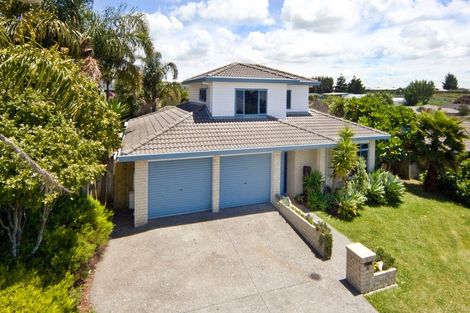 Photo of property in 82 Buscomb Avenue, Henderson, Auckland, 0610