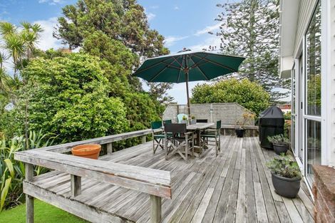 Photo of property in 22 Pine Terrace, Howick, Auckland, 2014