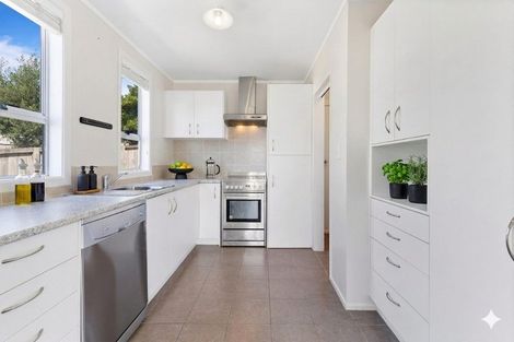 Photo of property in 64 Colwill Road, Massey, Auckland, 0614
