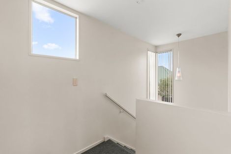 Photo of property in 4 Rosefield Lane, Northcote, Christchurch, 8052
