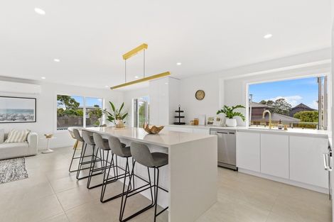 Photo of property in 1/363 Beach Road, Campbells Bay, Auckland, 0630