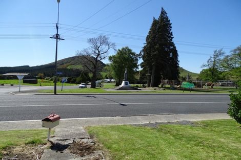 Photo of property in 53 Main Road, Clinton, 9534