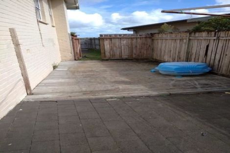 Photo of property in 1/104 Sandspit Road, Shelly Park, Auckland, 2014