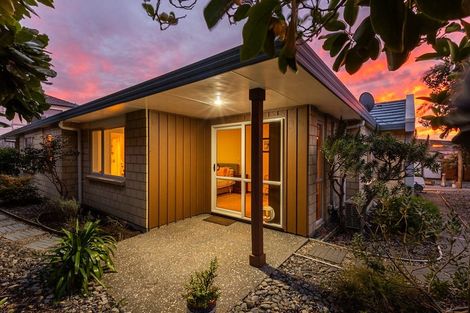 Photo of property in 43 Quadrant Heights, Paraparaumu, 5032