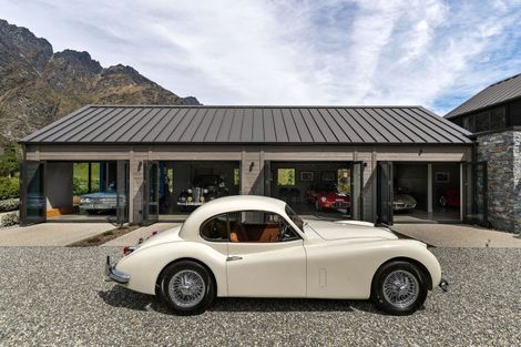 Photo of property in 8 Pendeen Crescent, Jacks Point, Queenstown, 9371