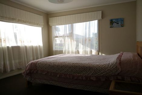 Photo of property in 5 Lisa Rise, Half Moon Bay, Auckland, 2012