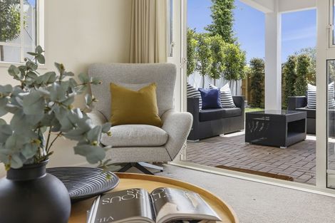 Photo of property in 7 Alfred Street, Northcote Point, Auckland, 0627