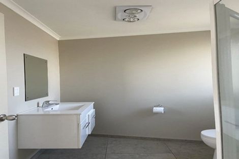 Photo of property in 6 Mill Grove, Riverhead, 0820