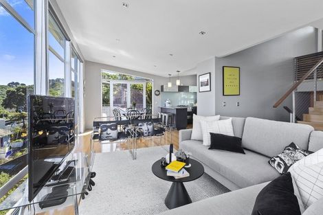 Photo of property in 121 Nevay Road, Miramar, Wellington, 6022