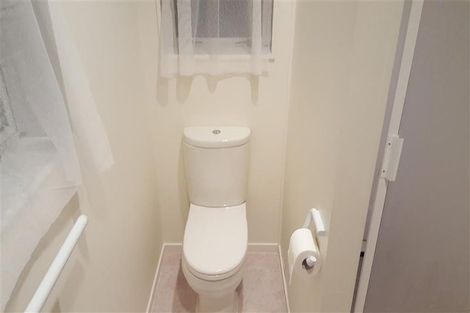 Photo of property in 12 Carl Place, Unsworth Heights, Auckland, 0632