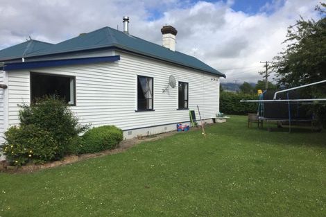 Photo of property in 1 Point Bush Road, Waimate, 7924