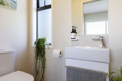 Photo of property in 14 Pukenamu Road, Rainbow Point, Taupo, 3330