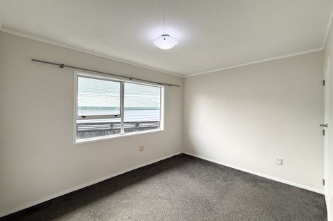 Photo of property in 9 Woodman Place, West Harbour, Auckland, 0618