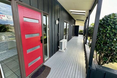 Photo of property in 9 Ambedkar Way, Pukekohe, 2120