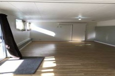 Photo of property in 33 Redwood Drive, Massey, Auckland, 0614