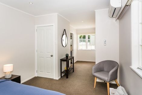 Photo of property in 1/42 Woodlands Crescent, Browns Bay, Auckland, 0630