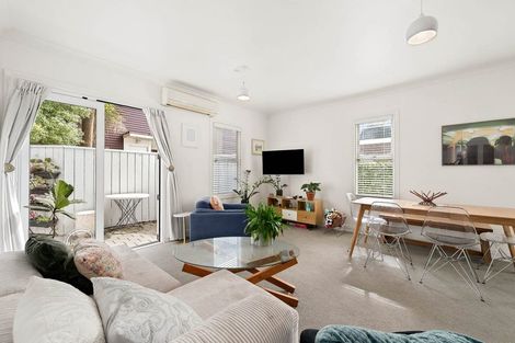 Photo of property in 18a Hill Street, Thorndon, Wellington, 6011