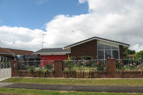 Photo of property in 8 Perotti Place, Conifer Grove, Takanini, 2112