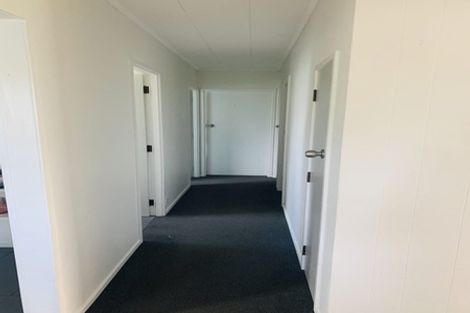 Photo of property in 117 Riverpark Crescent, Henderson, Auckland, 0610