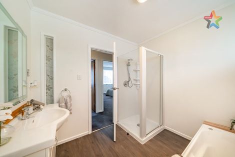 Photo of property in 21 Robson Street, Stokes Valley, Lower Hutt, 5019