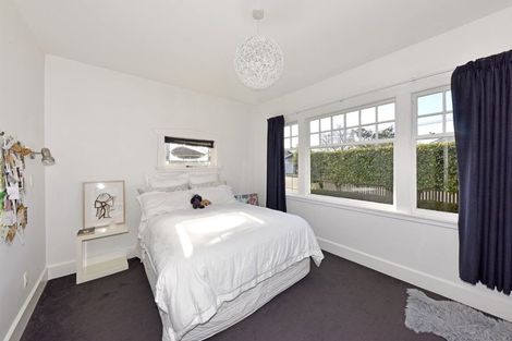 Photo of property in 37 Searells Road, Strowan, Christchurch, 8052