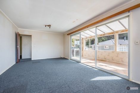 Photo of property in 2/22 Shackleton Grove, Stokes Valley, Lower Hutt, 5019