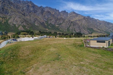 Photo of property in 5 Rabbiters Drive, Jacks Point, Queenstown, 9371