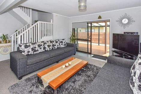 Photo of property in 2/104 Tui Road, Papatoetoe, Auckland, 2025