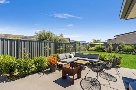 Photo of property in 22 Magnetic Place, Cromwell, 9310