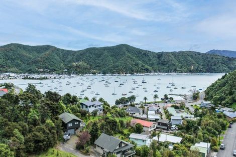 Photo of property in 22 Amelia Crescent, Waikawa, Picton, 7220