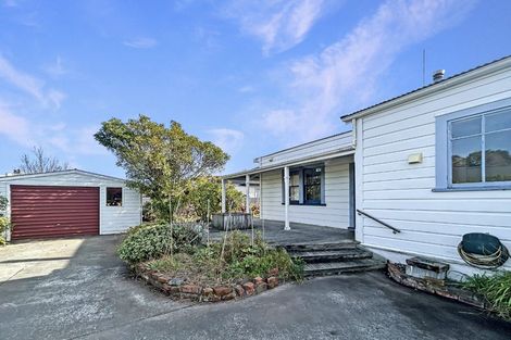 Photo of property in 102 Featherston Street, Takaro, Palmerston North, 4412