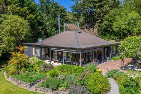 Photo of property in 200 Holmes Bay Valley Road, Pigeon Bay, 7583