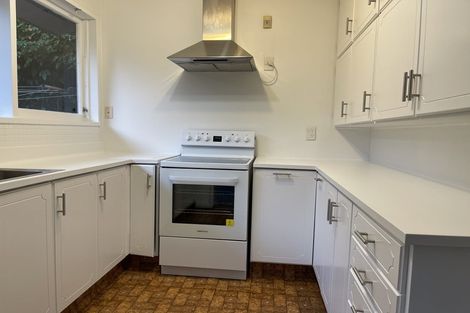 Photo of property in 6 Churton Drive, Churton Park, Wellington, 6037