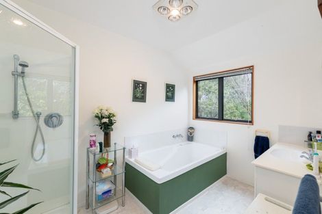 Photo of property in 39 Kahikatea Lane, Brown Owl, Upper Hutt, 5018