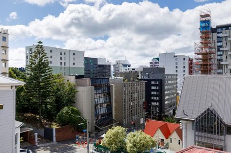 Photo of property in 4b Macdonald Crescent, Te Aro, Wellington, 6011