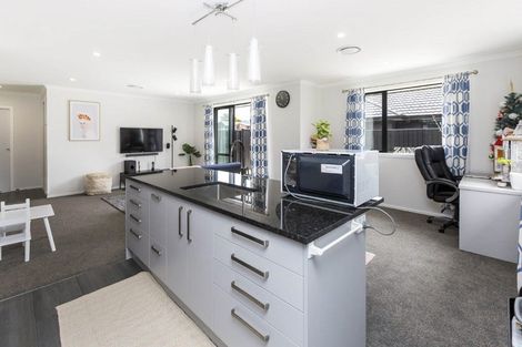 Photo of property in 115 Mawai Hakona Drive, Wallaceville, Upper Hutt, 5018