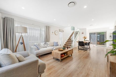 Photo of property in 4 Waihanga Way, Bucklands Beach, Auckland, 2014