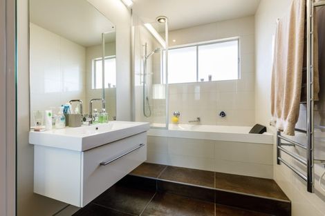 Photo of property in 7 Krishna Way, Khandallah, Wellington, 6035