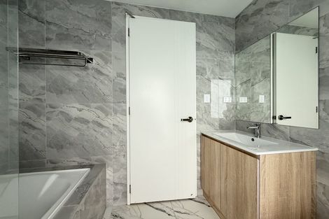 Photo of property in 7/21 Akoranga Drive, Northcote, Auckland, 0627
