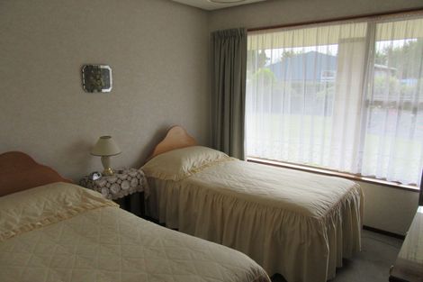 Photo of property in 17a Churchill Place, Waimate, 7924